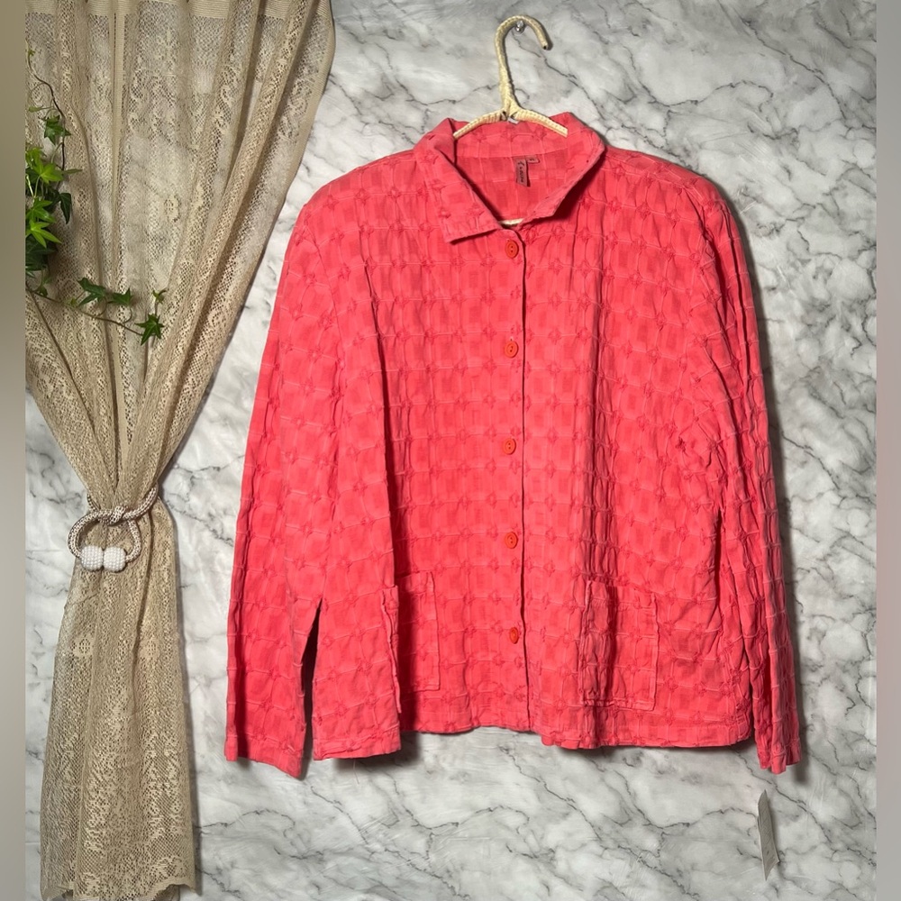 100% Cotton Coral Button Down Shirt XL Women’s NWT light shoulderpads